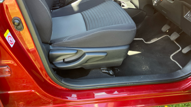 Toyota Yaris 1.5 VVT-i Icon Tech 5dr Petrol Hatchback